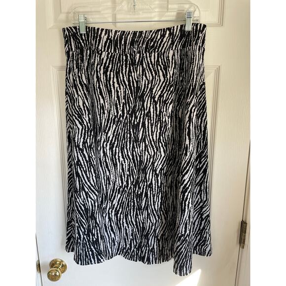 Jones Wear Midi Skirt Elastic Waist Zebra Print Black White Lined Flowy Sz Lg - Picture 3 of 6